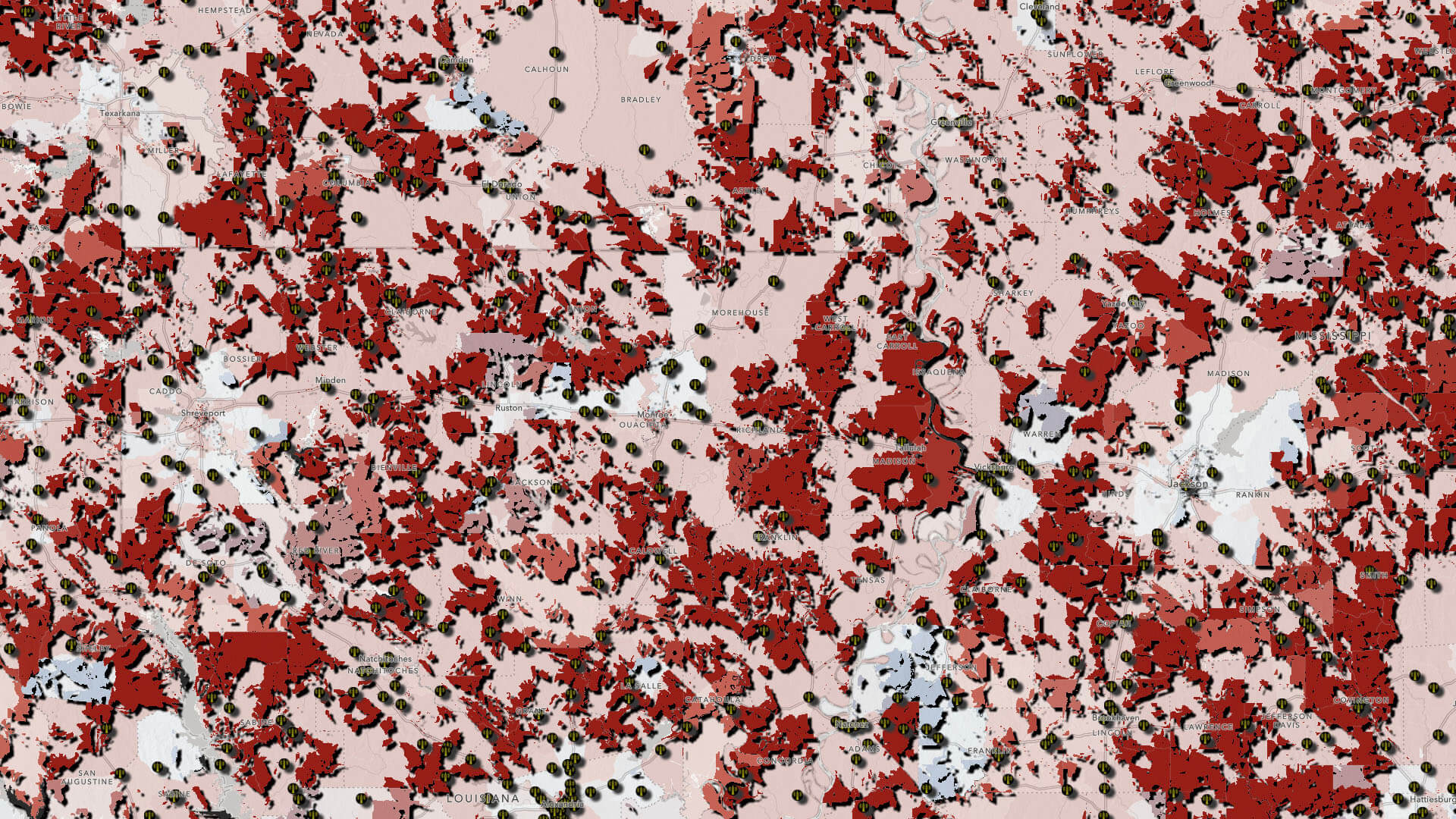 Map of block groups and Census tracts in Alabama and Mississippi showing percentage of households with no internet access from ACS and underserved broadband blocks according to the FCC