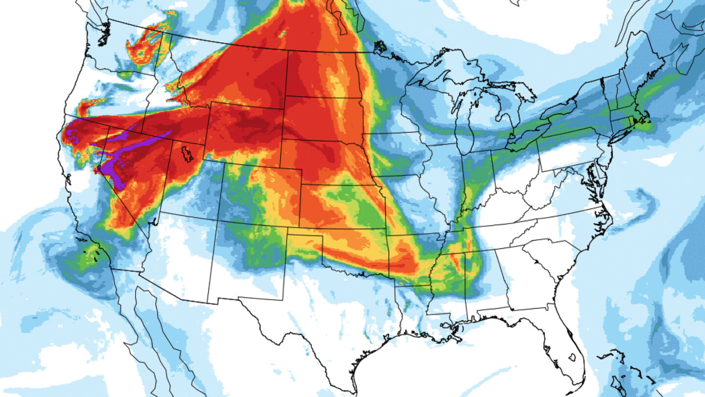Portion of a smoke forecast map produced by NOAA, which shows increased levels of smoke across the contiguous US on September 1, 2021.