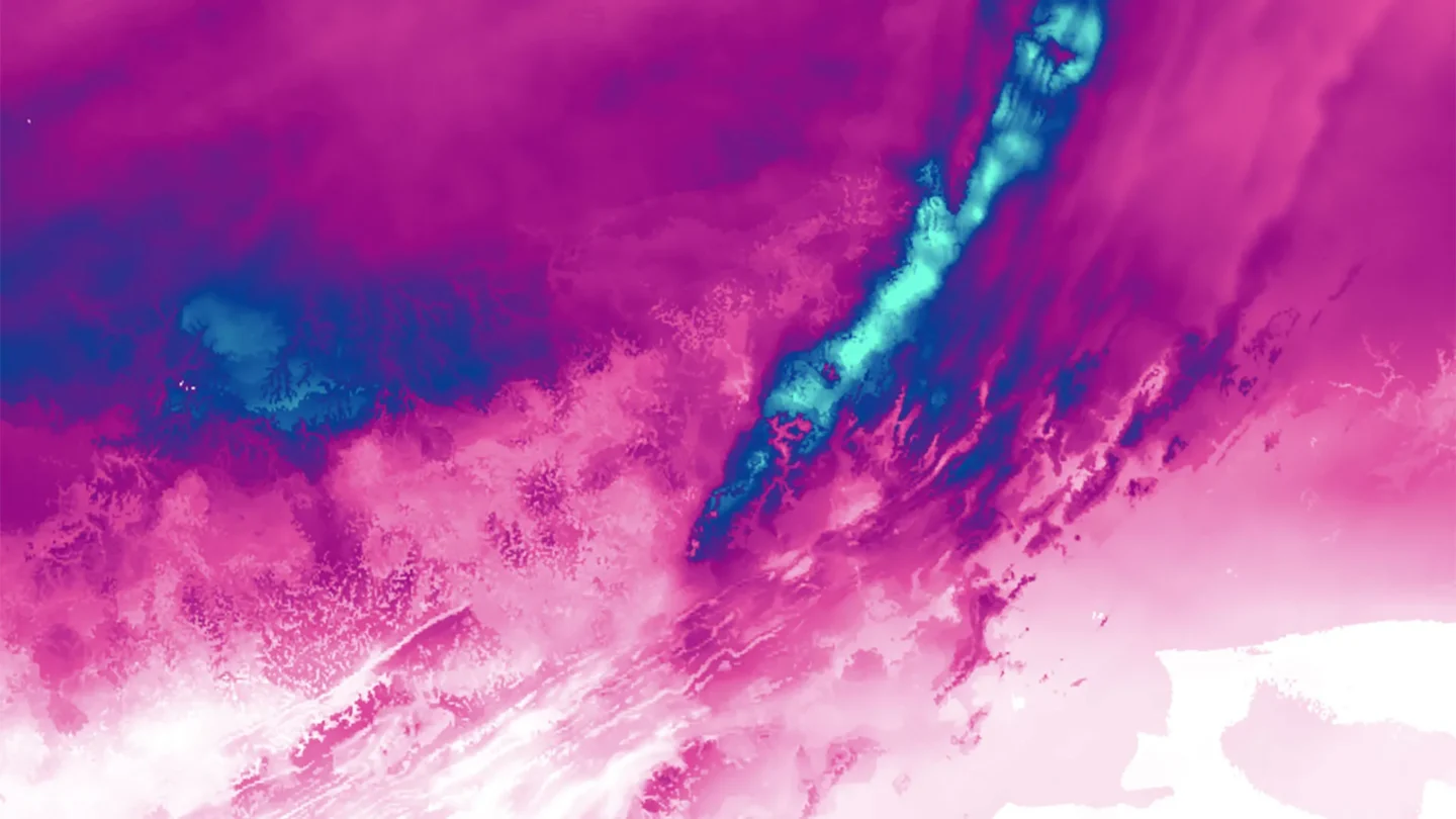 Map of Mid-Atlantic showing snow depth in neon colors.
